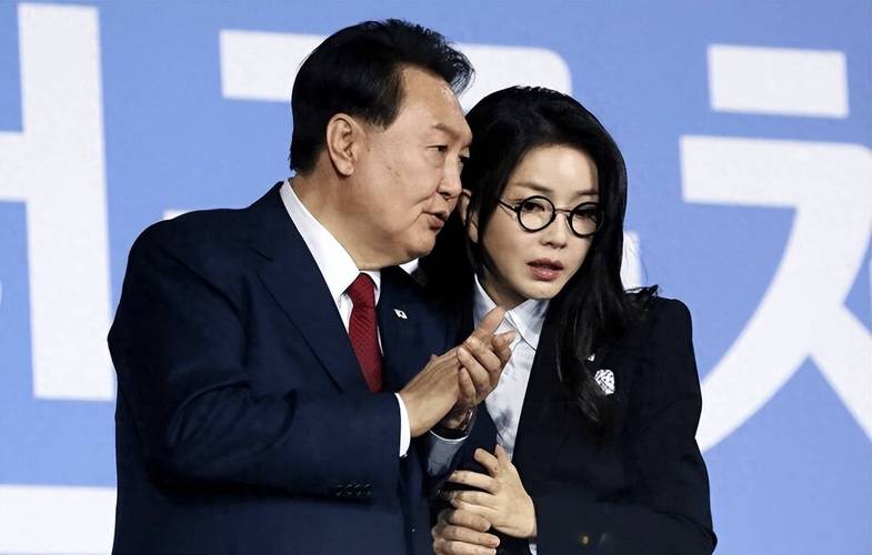 金起炫与尹锡悦哪个权力大的简单介绍