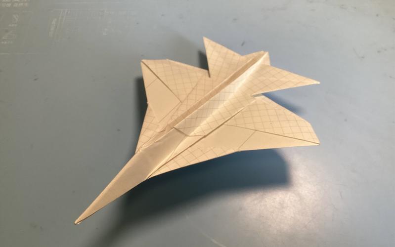 世界上最远的纸飞机是什么纸飞机,世界上最远的纸飞机是什么纸飞机火车