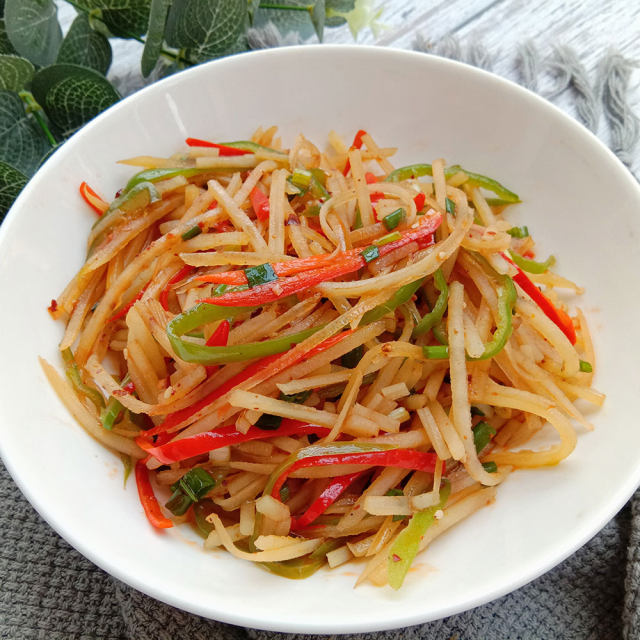 土豆土豆丝丝土豆土豆皮皮手指操(土豆土豆丝丝土豆土豆皮皮手指操歌词)