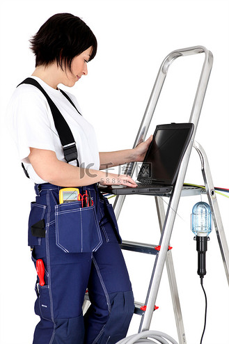 付费的梯子pc-付费的梯子什么意思
