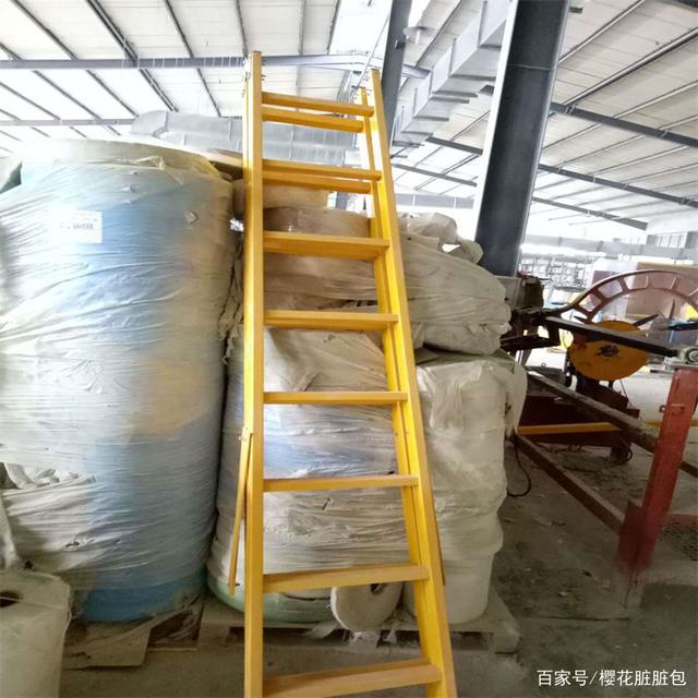 抗梯子的图片-扛梯子的扛怎么写
