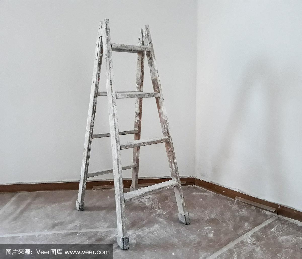 作业时梯子与地面的角度应该-使用主题作业时梯子放置与地面以50度左右为宜
