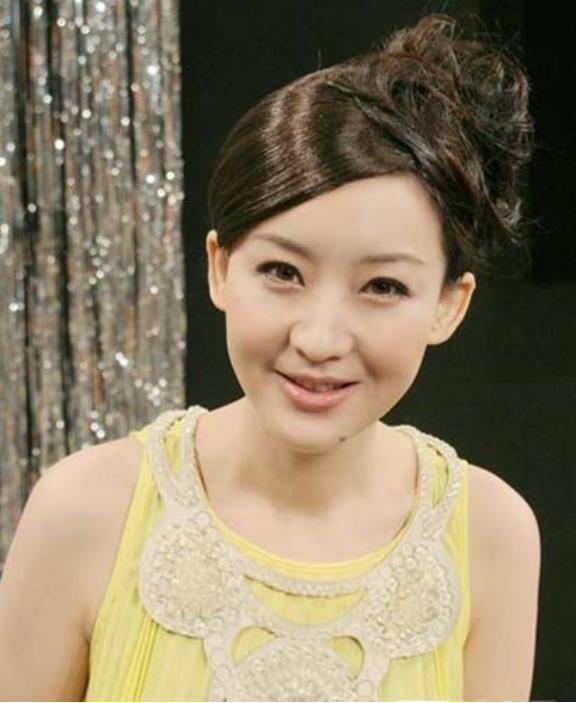 包含买红妹现任丈夫孙煜伦住在思念果岭的词条